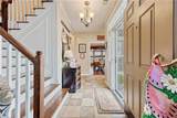 2060 Queens Point Dr - Photo 4