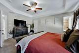 1813 Laguard Dr - Photo 18