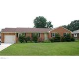 236 Parliament Dr - Photo 2