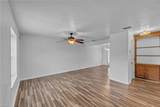 809 Huntly Dr - Photo 3