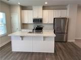 211 Goldenstar Ln - Photo 2