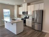 211 Goldenstar Ln - Photo 3