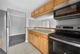 1010 Barclay Sq - Photo 10