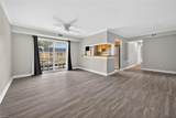 1010 Barclay Sq - Photo 4