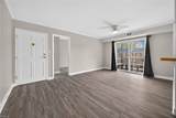 1010 Barclay Sq - Photo 5