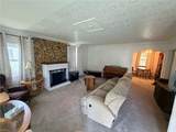 135 Howe St - Photo 2