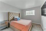 1015 Barclay Sq - Photo 14