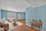 717 Wolftrap Ln - Photo 1