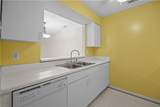 705 Queens Path - Photo 11