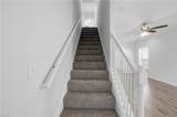 1077 Green St - Photo 23