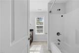 1077 Green St - Photo 34
