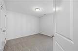 1077 Green St - Photo 36