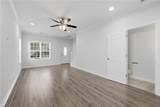 1077 Green St - Photo 9