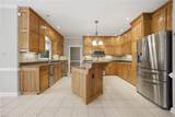 933 Forest Lakes Cir - Photo 2