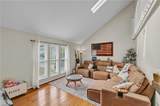 2492 Mirror Lake Dr - Photo 13
