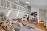 2492 Mirror Lake Dr - Photo 14
