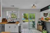 2492 Mirror Lake Dr - Photo 21