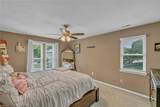 2492 Mirror Lake Dr - Photo 29