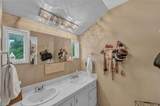 2492 Mirror Lake Dr - Photo 31