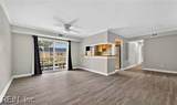 1010 Barclay Sq - Photo 5