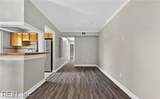 1010 Barclay Sq - Photo 9
