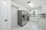 930 Sutton St - Photo 11