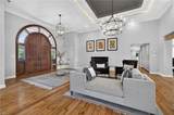 1040 Bobolink Dr - Photo 4