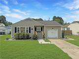 823 Headrow Ter - Photo 1