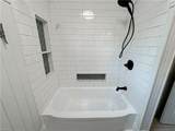 823 Headrow Ter - Photo 18
