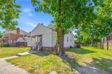 634 42nd St - Photo 3