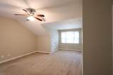 302 Peachtree Ln - Photo 15