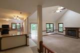 302 Peachtree Ln - Photo 4