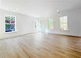 2102 Wentworth Xing - Photo 2