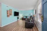1021 Barclay Sq - Photo 3