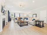 1924 Bexley Ln - Photo 4