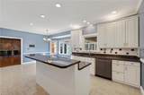 1072 Downshire Chse - Photo 13