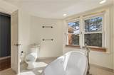 1072 Downshire Chse - Photo 24