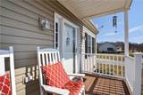 102 Kings Point Ave - Photo 1