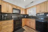 853 Yorkshire Ln - Photo 11