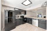 1407 Woodscape Ln - Photo 11