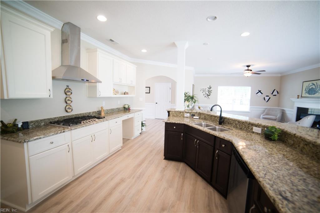 4 Mallory Way - Photo 1
