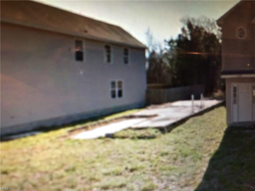 1126 Railroad Ave - Photo 1