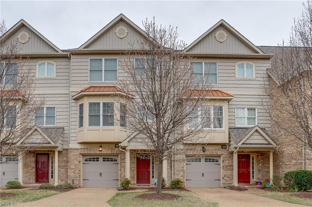 725 Charthouse Cir - Photo 1
