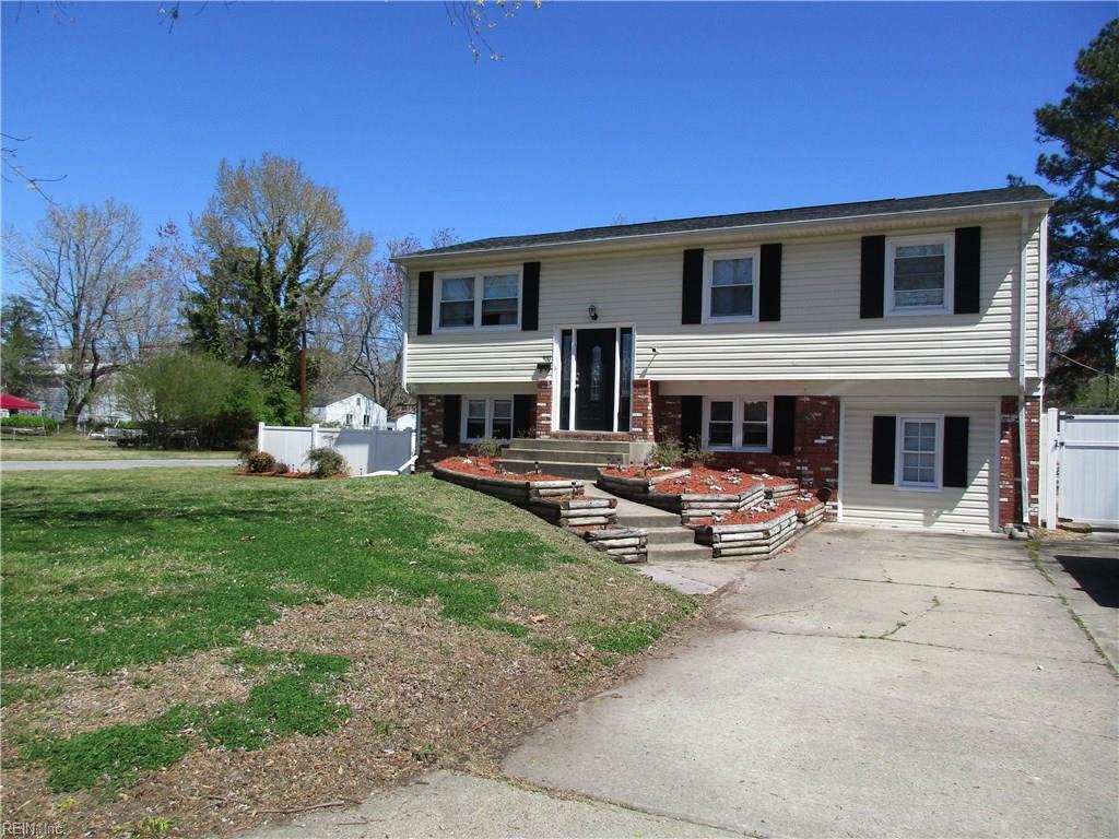900 Lamplight Ln - Photo 1