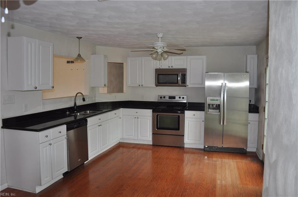 828 Holly Hedge Ave - Photo 1