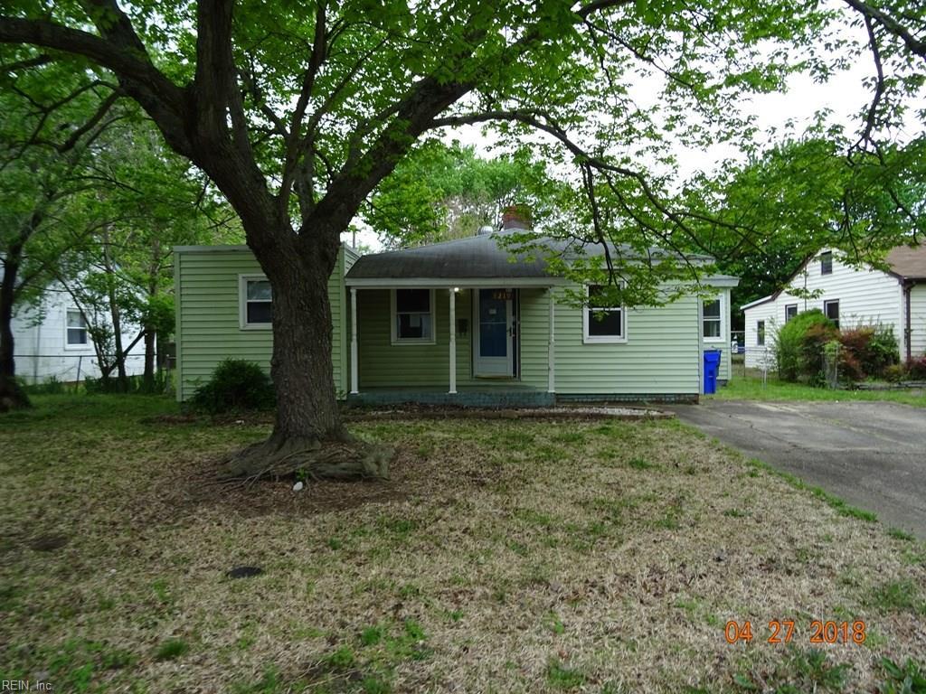 8219 Edwin Dr - Photo 1