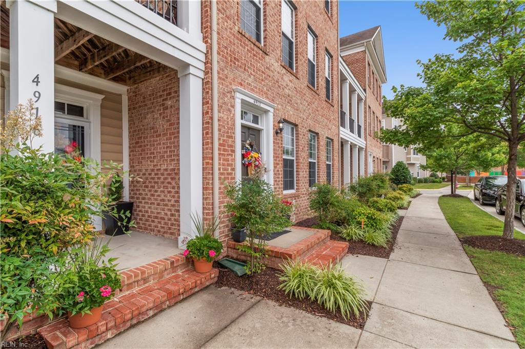 4912 Almandine Ave - Photo 1