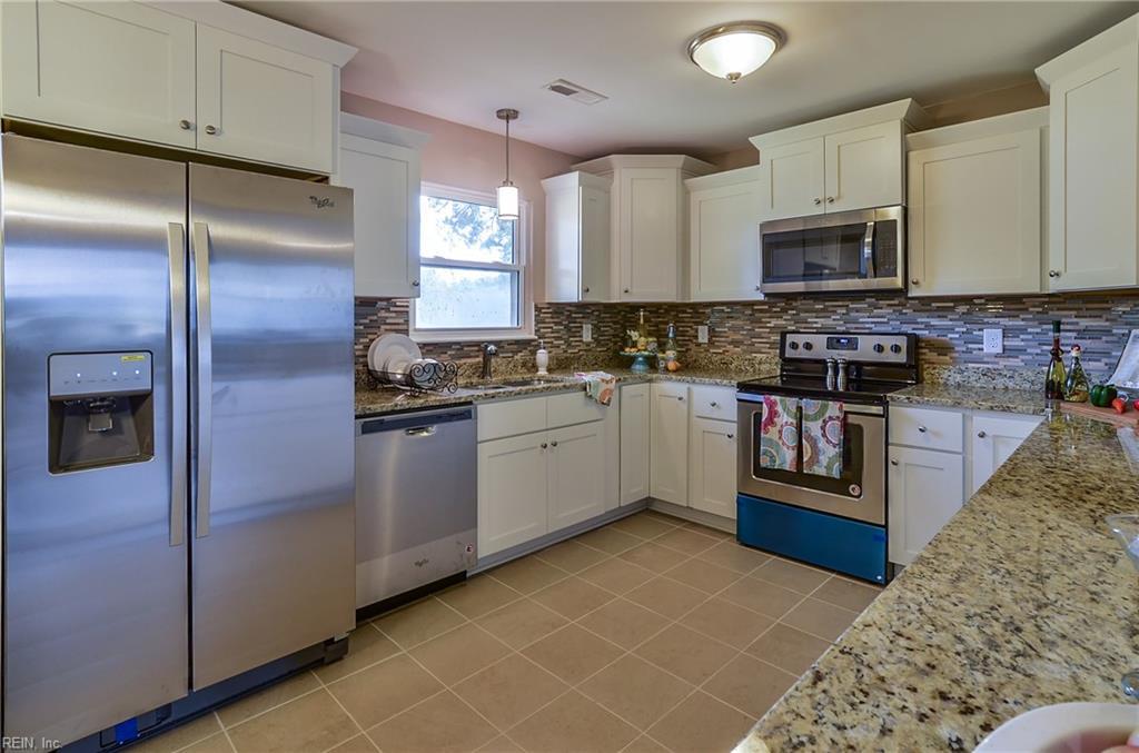 5048 Townpoint Rd - Photo 1