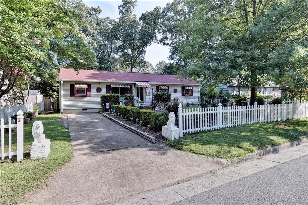 214 Robinson Dr - Photo 1