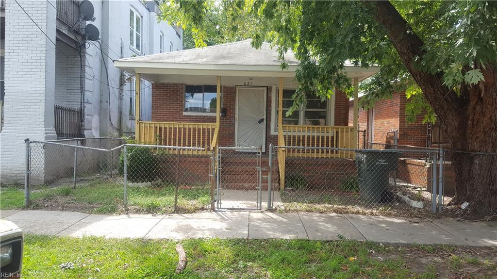 621 29th St - Photo 1